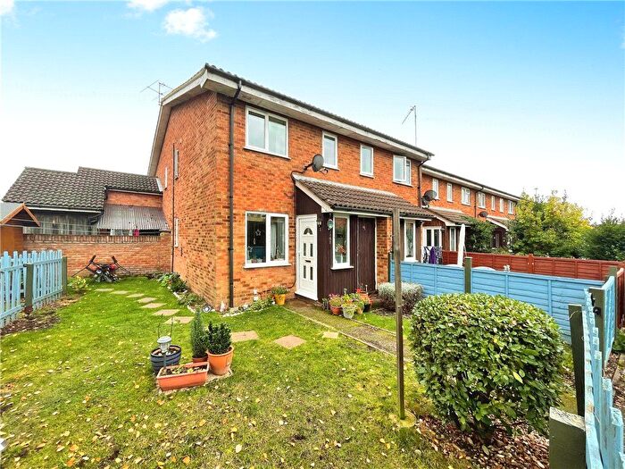 1 Bedroom End Of Terrace House To Rent In Pond Road, Egham, Surrey, TW20