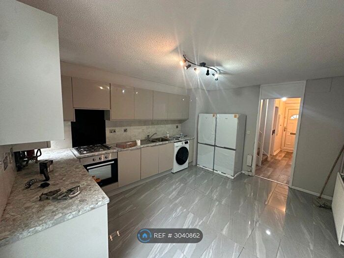 3 Bedroom Terraced House To Rent In Marshall Path, London, SE28
