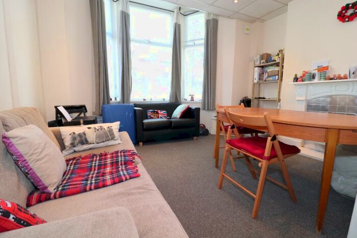 1 Bedroom Flat To Rent In Llanbleddian Gardens, Cathays, CF24