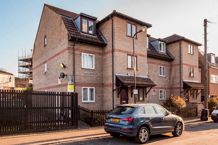 2 Bedroom Apartment To Rent In Raglan Road, Walthamstow, E17