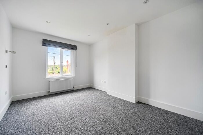 2 Bedroom Cottage For Sale In Henley-On-Thames, Oxfordshire, RG9