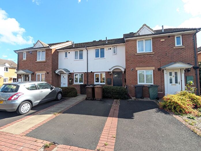 2 Bedroom Town House For Sale In Spinning Mill Court, Shipley, BD18