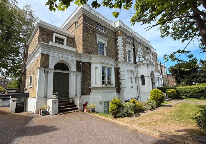 1 Bedroom Flat For Sale In Wyburn Court, Ewell Road, Surbiton, Surrey, KT6