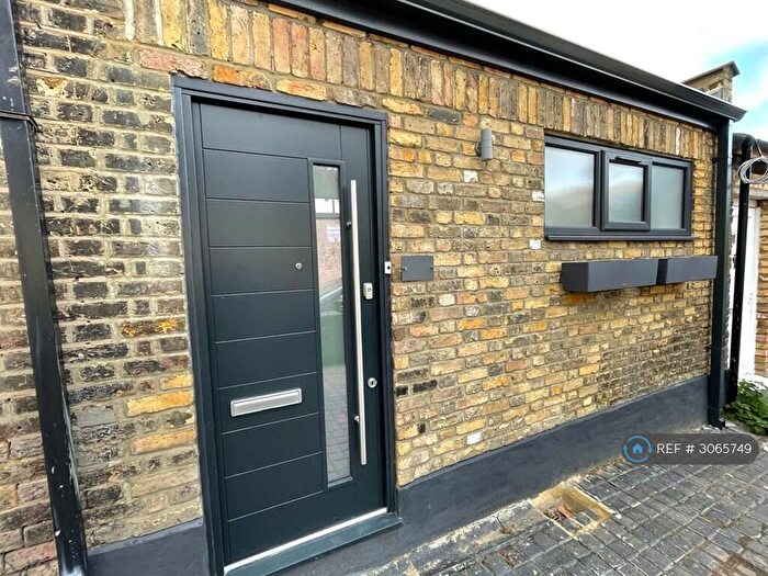 1 Bedroom Flat To Rent In Chingford Road, London, E17