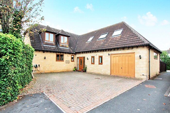 4 Bedroom Detached House For Sale In Pentylands Close, Highworth, SN6
