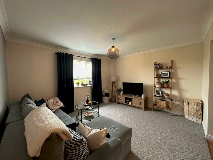 2 Bedroom Flat For Sale In Fellowes Road, Fletton, Peterborough, PE2