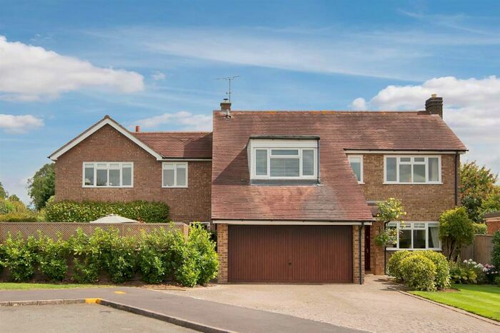 4 Bedroom Detached House For Sale In Verney Close, Butlers Marston, CV35