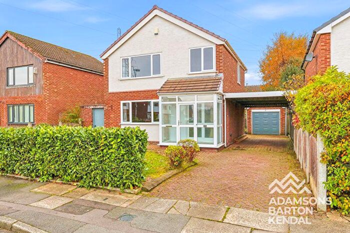 3 Bedroom Detached House For Sale In Winston Avenue, Bamford, OL11