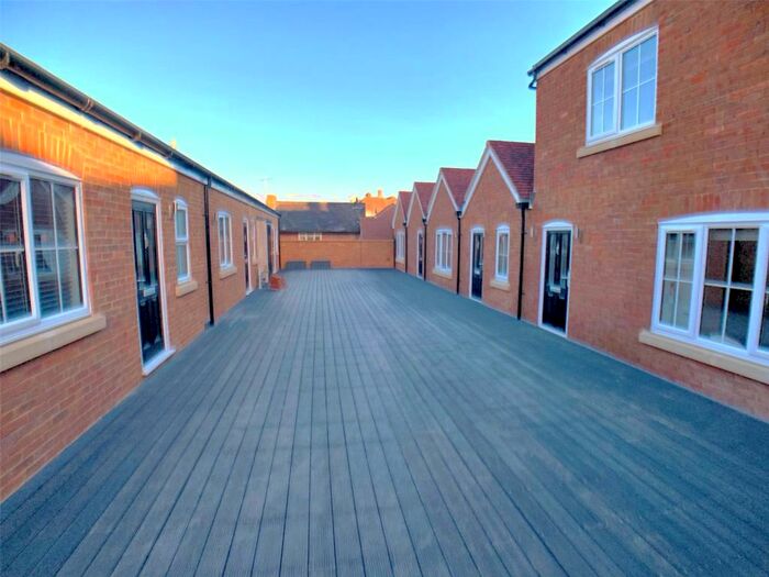 2 Bedroom Apartment To Rent In High Street, Marlow, Buckinghamshire, SL7