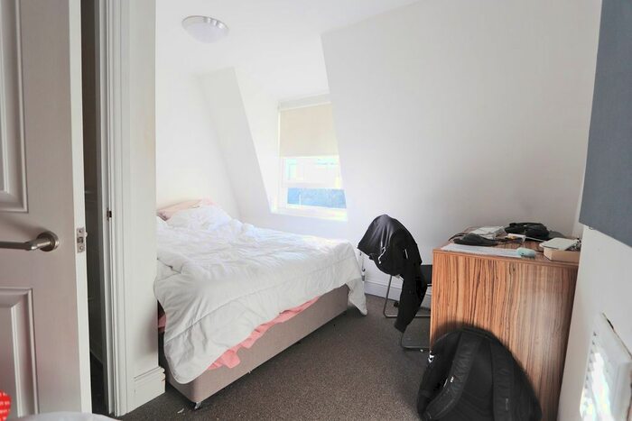 5 Bedroom Flat To Rent In Berkeley Square, Bristol, BS8 - Photo 3