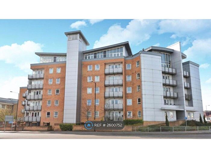 2 Bedroom Flat To Rent In Quadrivium Point, Slough, SL1