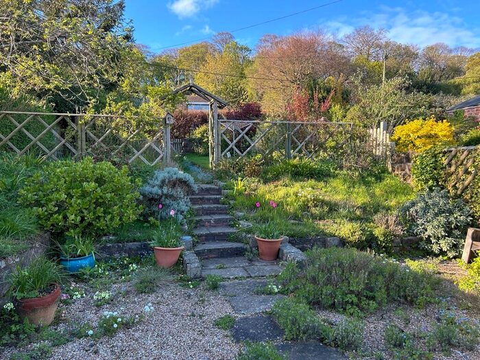 2 Bedroom Cottage For Sale In The Village, CH64
