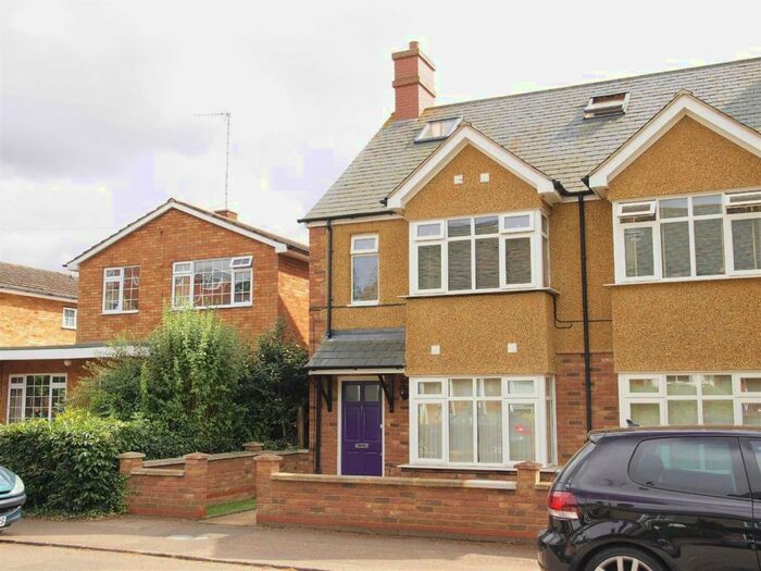 1 Bedroom Flat To Rent In Chandos Road, Ampthill, Bedfordshire, MK45
