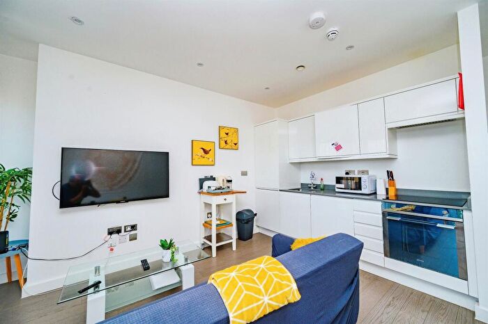 1 Bedroom Apartment For Sale In Grosvenor Road, St. Albans, AL1