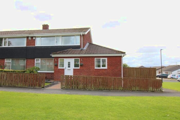 3 Bedroom Semi-Detached House To Rent In Clifton Walk, Newcastle Upon Tyne NE5