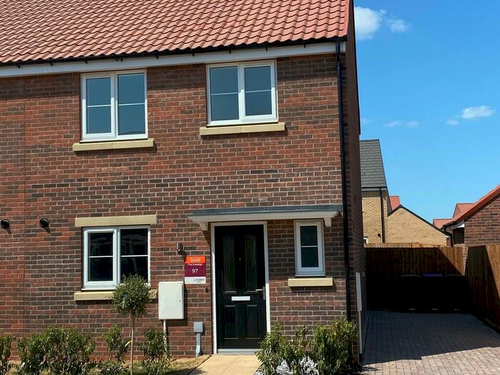 3 Bedroom Semi-Detached House To Rent In Normanby Close, Bracebridge Heath, Lincoln, LN4