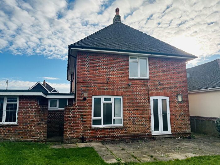 3 Bedroom Semi-Detached House To Rent In Jumpers Road, Christchurch, BH23