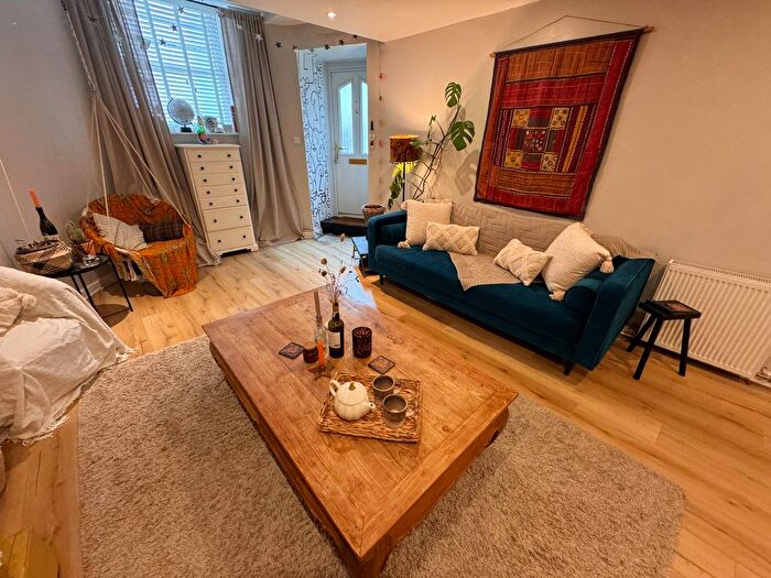 2 Bedroom Flat To Rent In Adelphi, Aberdeen, AB11