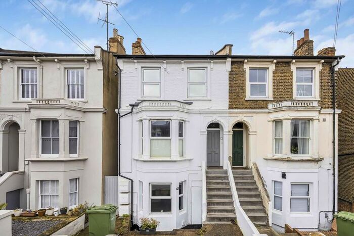 2 Bedroom Flat To Rent In Sunnyhill Road, London, SW16