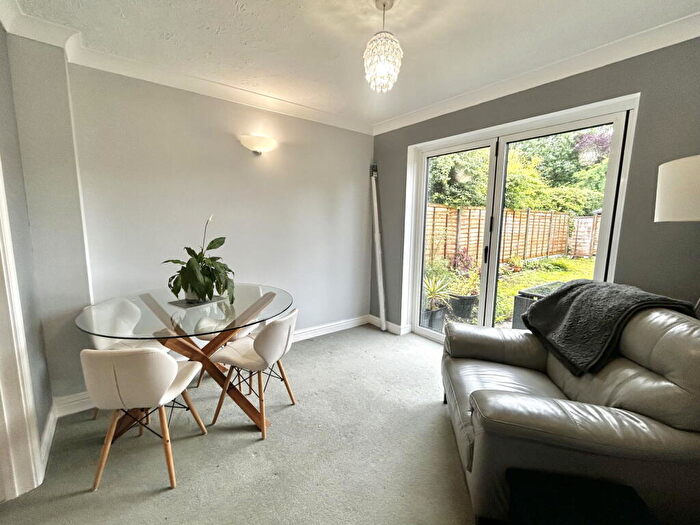 4 Bedroom Detached House For Sale In Chadstone Close, Monkspath, B90