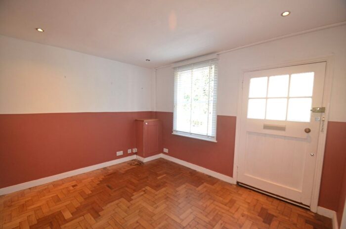 1 Bedroom Semi-Detached House To Rent In Limes Road, Beckenham, BR3