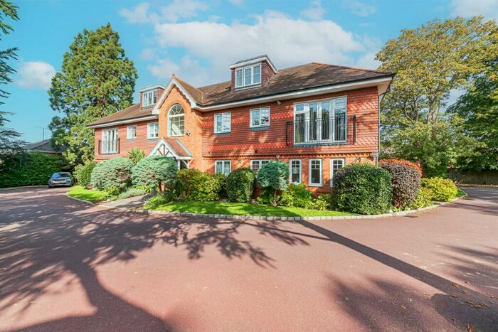 2 Bedroom Apartment To Rent In Forest Lodge, Lenham Close, Winnersh, RG41