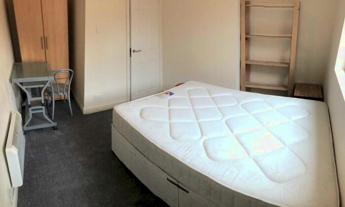 5 Bedroom Semi-Detached House To Rent In Rippingham Road, Withington, M20