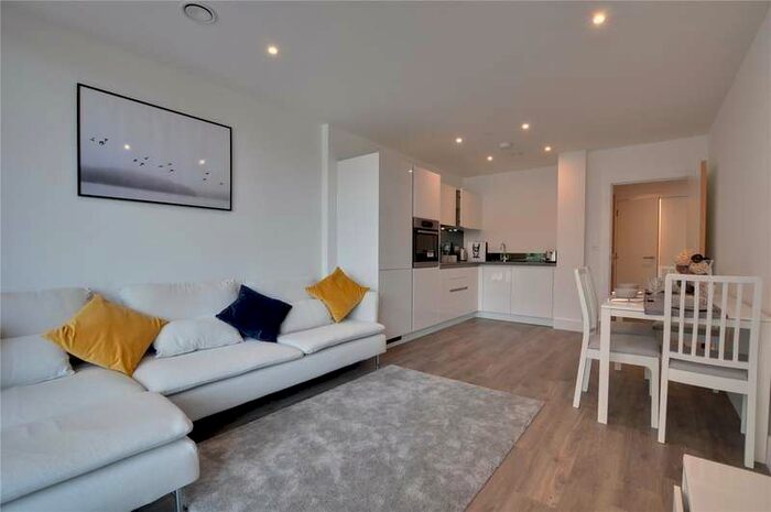 1 Bedroom Apartment To Rent In High Street, Staines-upon-thames, Surrey, TW18
