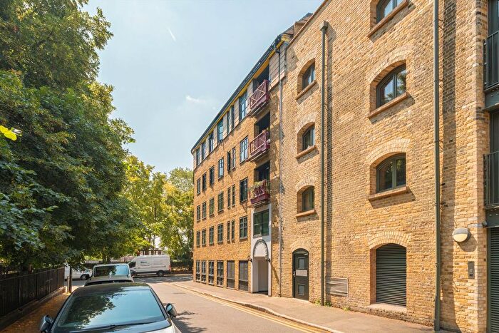2 Bedroom Flat For Sale In Reardon Path, Wapping, E1W