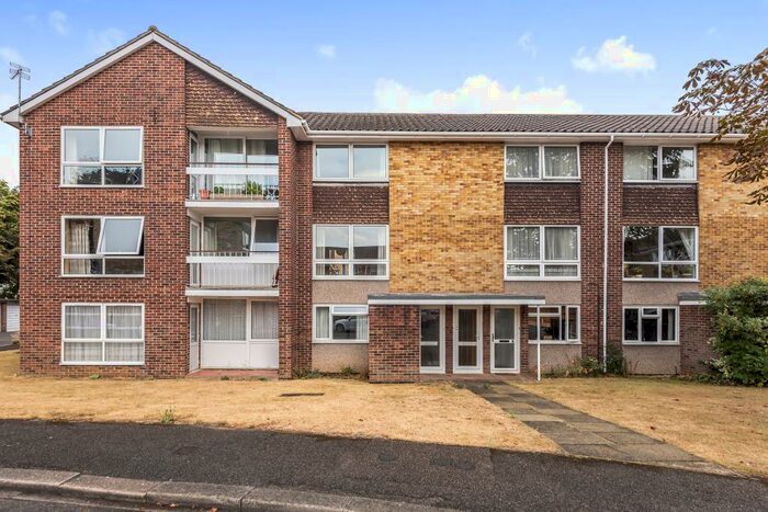 2 Bedroom Maisonette To Rent In Wykeham Crescent, Oxford, OX4