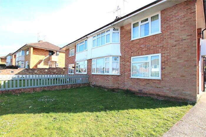 2 Bedroom Flat To Rent In Amblecote Road, Tilehurst, Reading, Berkshire, RG30