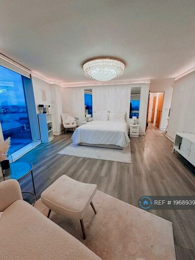 1 Bedroom Flat To Rent In Marina Point East, Chatham, ME4