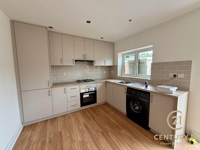 4 Bedroom Semi-Detached House To Rent In Glamis Crescent, UB3
