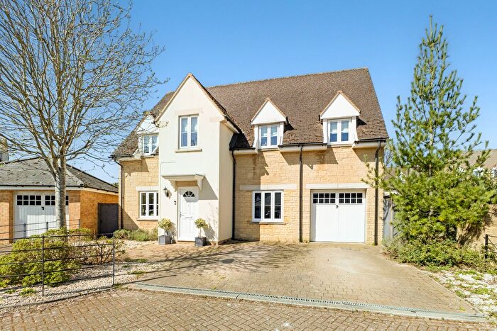 5 Bedroom Detached House For Sale In Fowlers Court, Chipping Norton, OX7