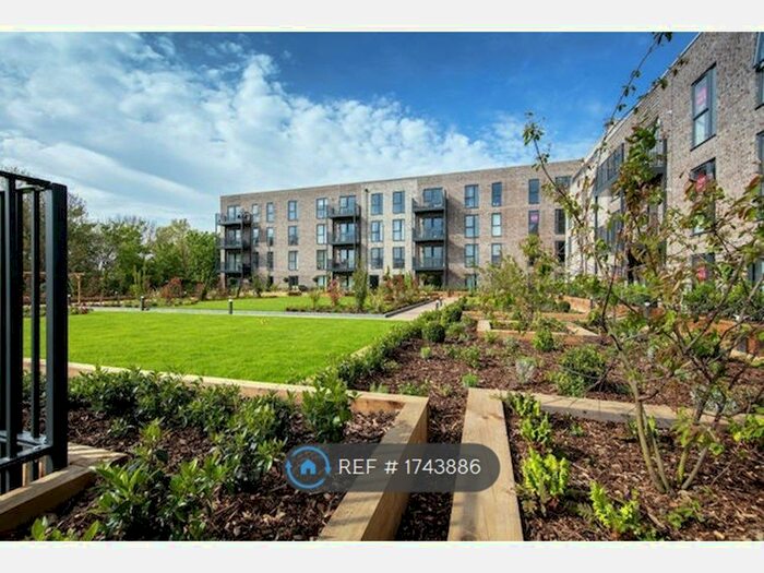 3 Bedroom Flat To Rent In Loughton, Loughton, IG10