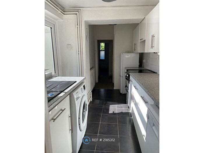 1 Bedroom Flat To Rent In Millfields Road, London, E5