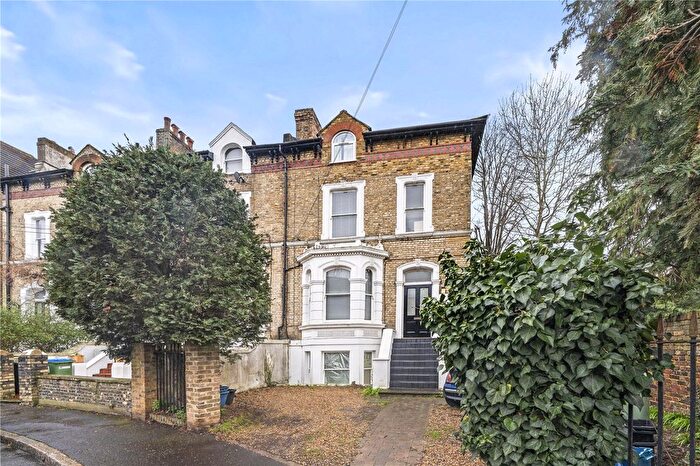 2 Bedroom Flat For Sale In Queens Road, Twickenham, TW1