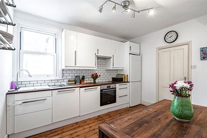 3 Bedroom Flat For Sale In Eardley Road, Streatham, SW16