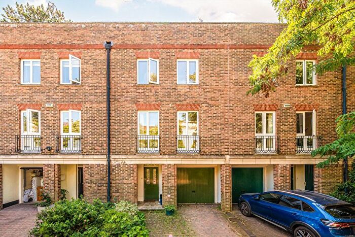 4 Bedroom Terraced House For Sale In Beaufort Road, Twickenham, TW1