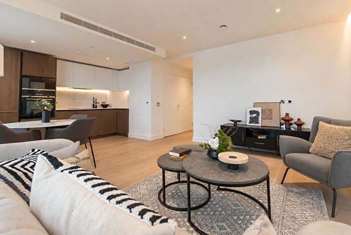 2 Bedroom Flat To Rent In Paragon Square, London, WC1X