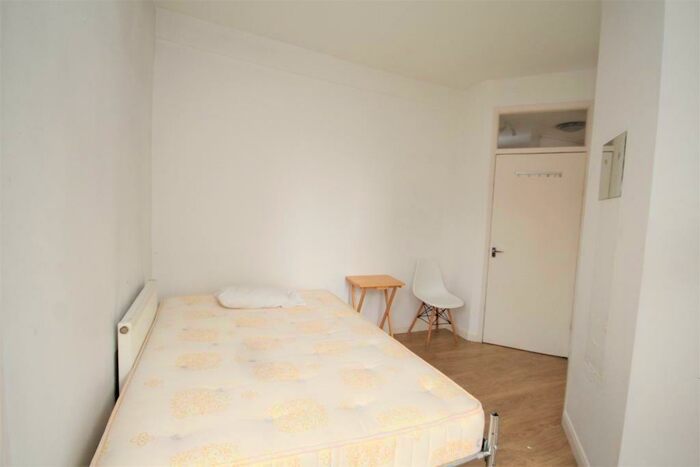 2 Bedroom Flat To Rent In Hoxton Street, Hoxton, London, N1