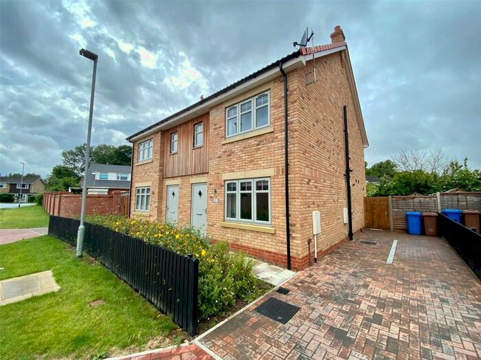 3 Bedroom Semi-Detached House To Rent In Henson Drive, Park Lane, Cottingham, East Yorkshire, HU16