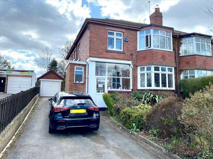 Houses for sale & to rent in LS17 7JB, Primley Park Grove, Alwoodley Leeds