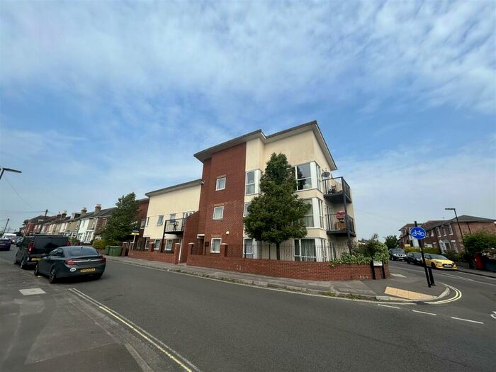 2 Bedroom Apartment To Rent In Richmond Road, Southampton, SO15