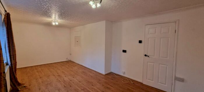 3 Bedroom Property To Rent In Woodland Avenue, West Cross, Swansea, SA3