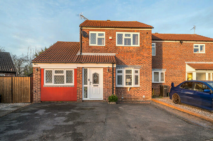 4 Bedroom Semi-Detached House For Sale In Boleyn Way, Boreham, Chelmsford, CM3