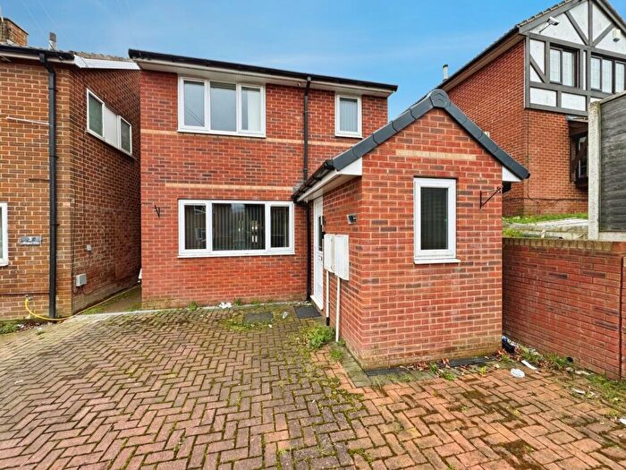 3 Bedroom Detached House For Sale In Abbotsford Drive, Thurcroft, Rotherham, South Yorkshire, S66