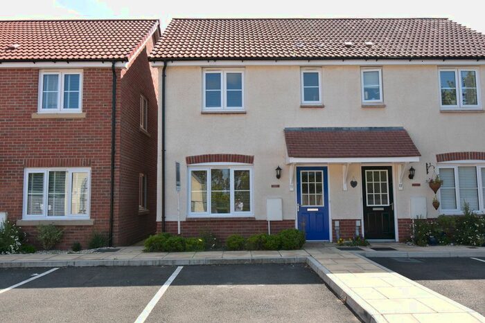 3 Bedroom Semi-Detached House To Rent In Cranbrook, EX5