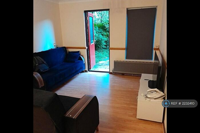 1 Bedroom Flat To Rent In Croydon Grove, Croydon, CR0