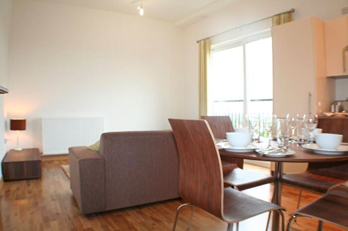1 Bedroom Flat To Rent In Canon Court, Manor Road, Wallington, SM6